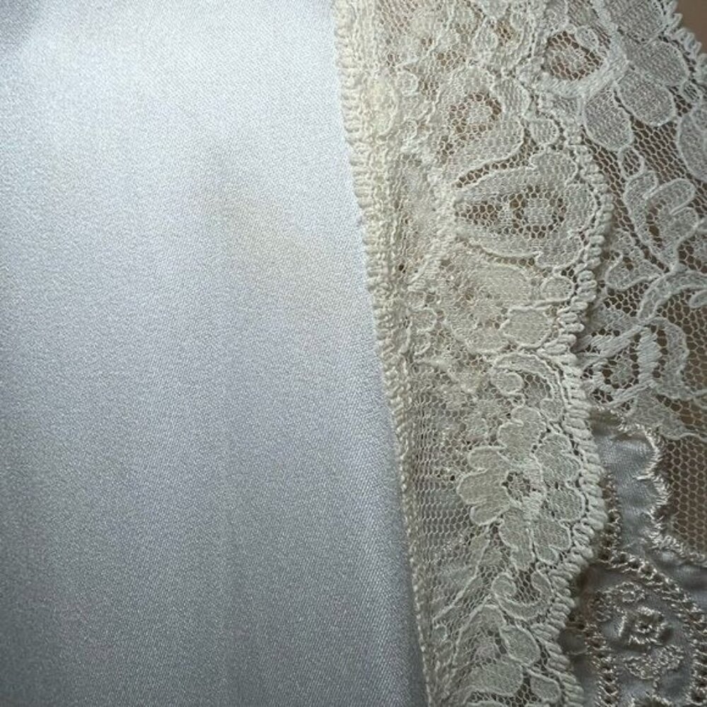 Vintage Victoria's Secret Ivory Satin Peignoir & Nightgown Set - Size M - Picture 11 of 12